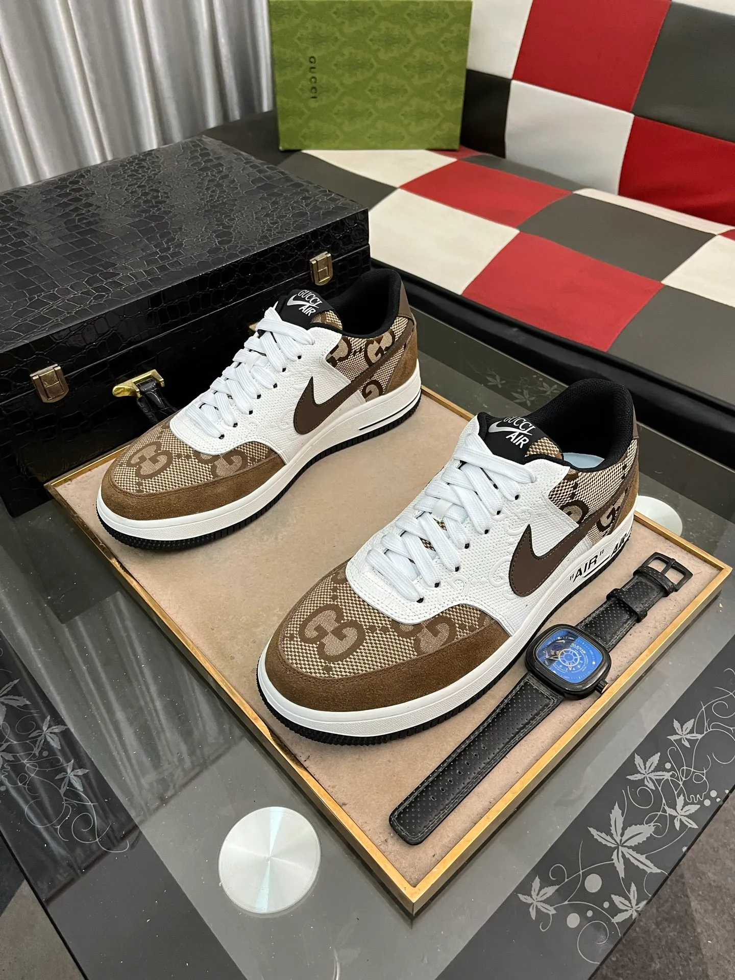 Men's Men's Shoes💰440⌚️⌚️【GUCCI】Gucci men's latest white shoe series casual shoes! The official website is built 1:1. Upper: Made of imported cowhide, with electric embroidery ➕Inner lining: Made of high-quality first-layer pigskin, soft and comfortable. Picky material selection and exquisite workmanship give you the best enjoyment. Size: 38-44 yards, 3️⃣ colors available.